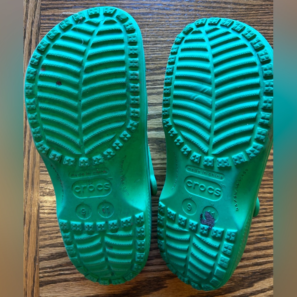 CROCS Women’s Vibrant Green Clogs Size 11 - Picture 4 of 4
